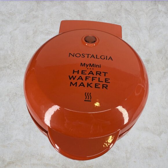 NOSTALGIA -- MyMini Heart-Shaped Waffle Maker, Small Waffle, Plug In, Never Used - Picture 2 of 6